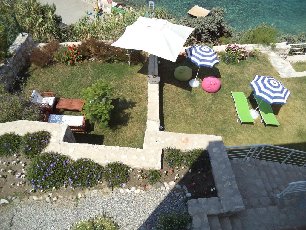 Reyhan Hotel Karaburun  Rum bild