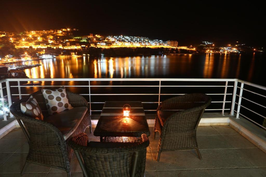 Reyhan Hotel Karaburun  Rum bild